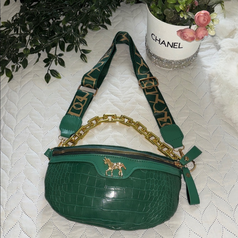 Green & Gold Luxury Classy Shoulder hand  bag Purse NEW .  Fashion purse